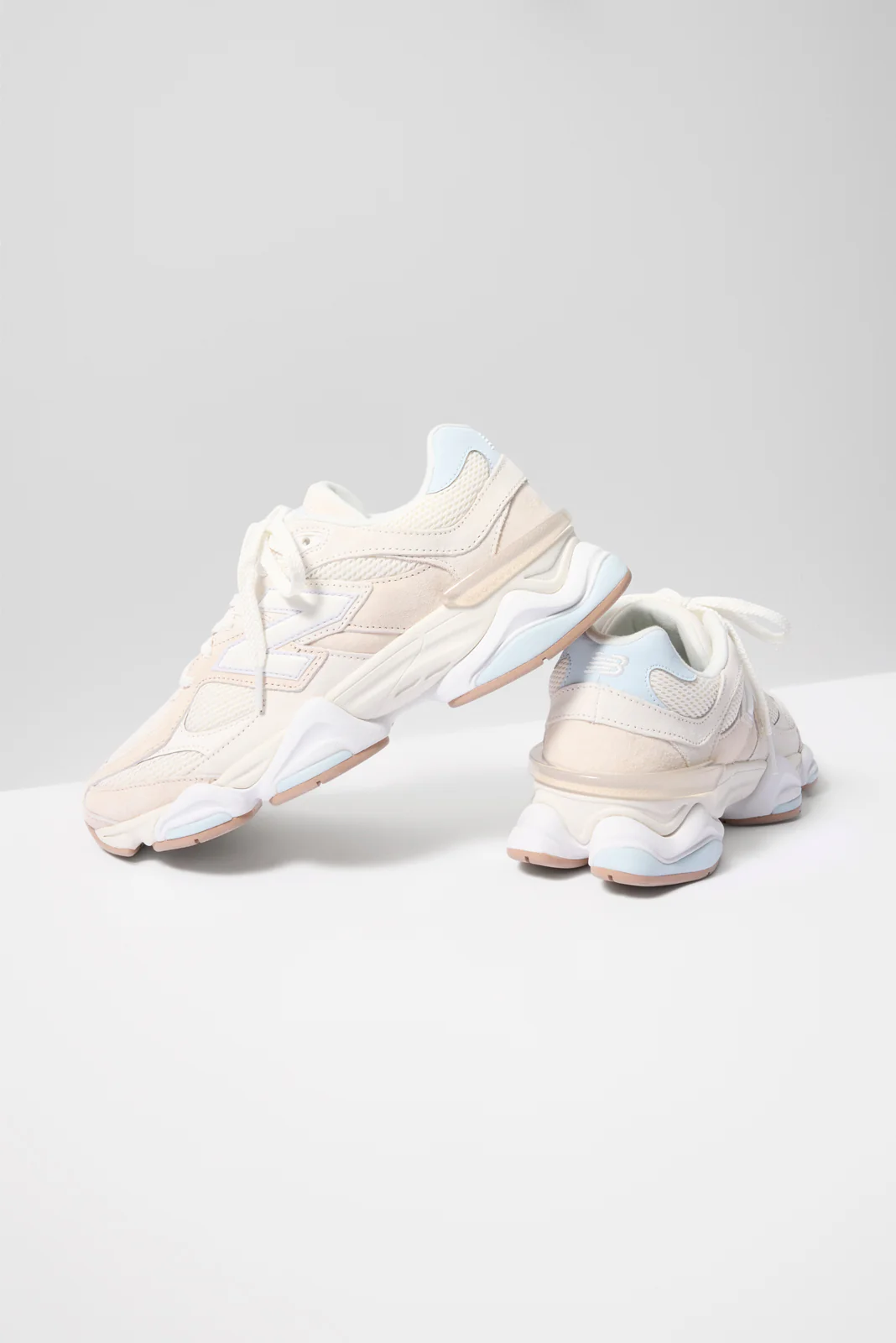 9060 Sneaker - Image 2