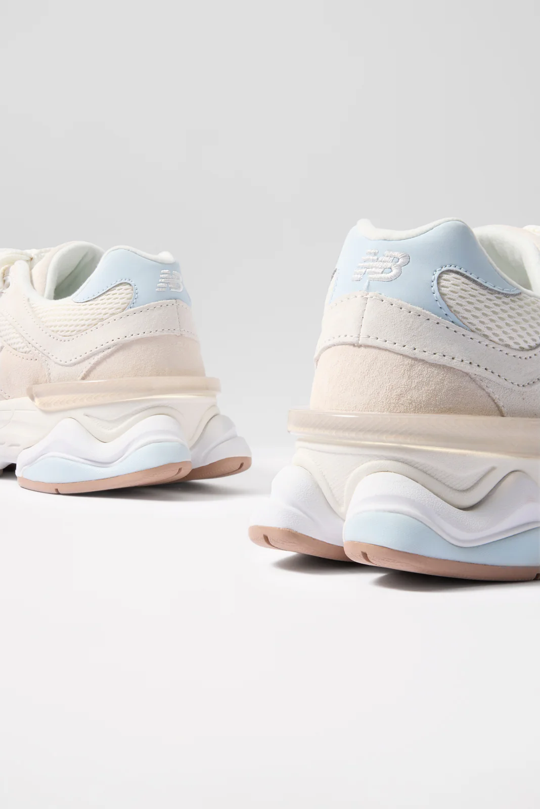 9060 Sneaker - Image 3