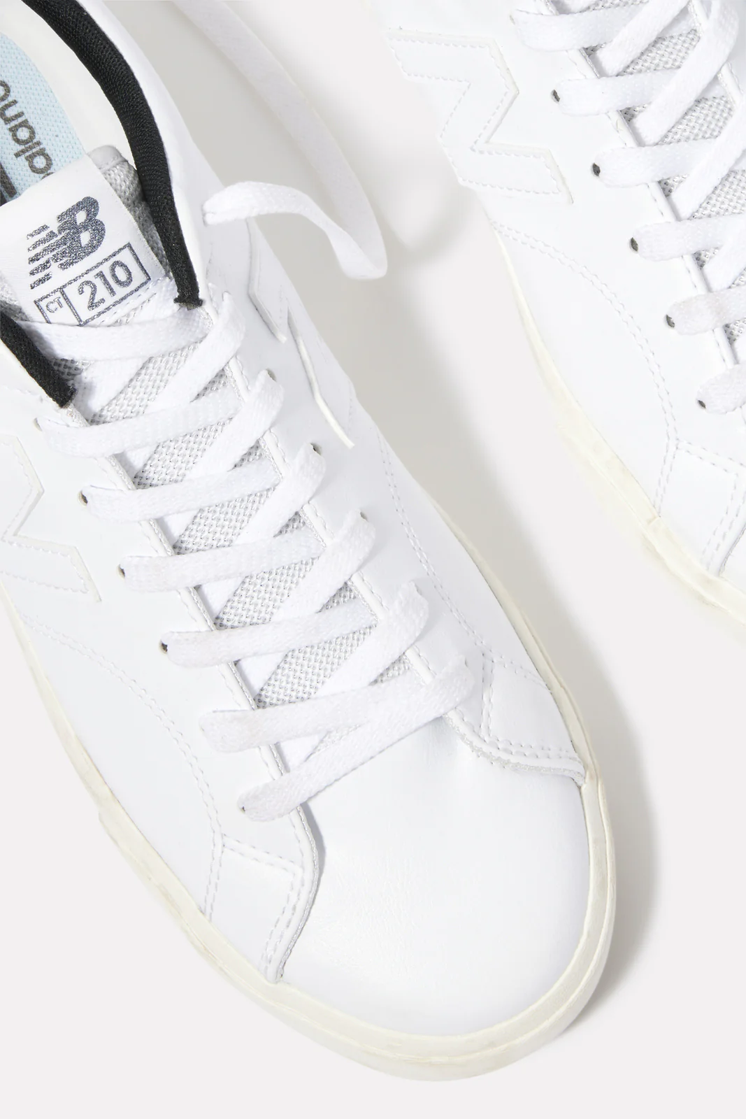 CT210 Sneaker - Image 2