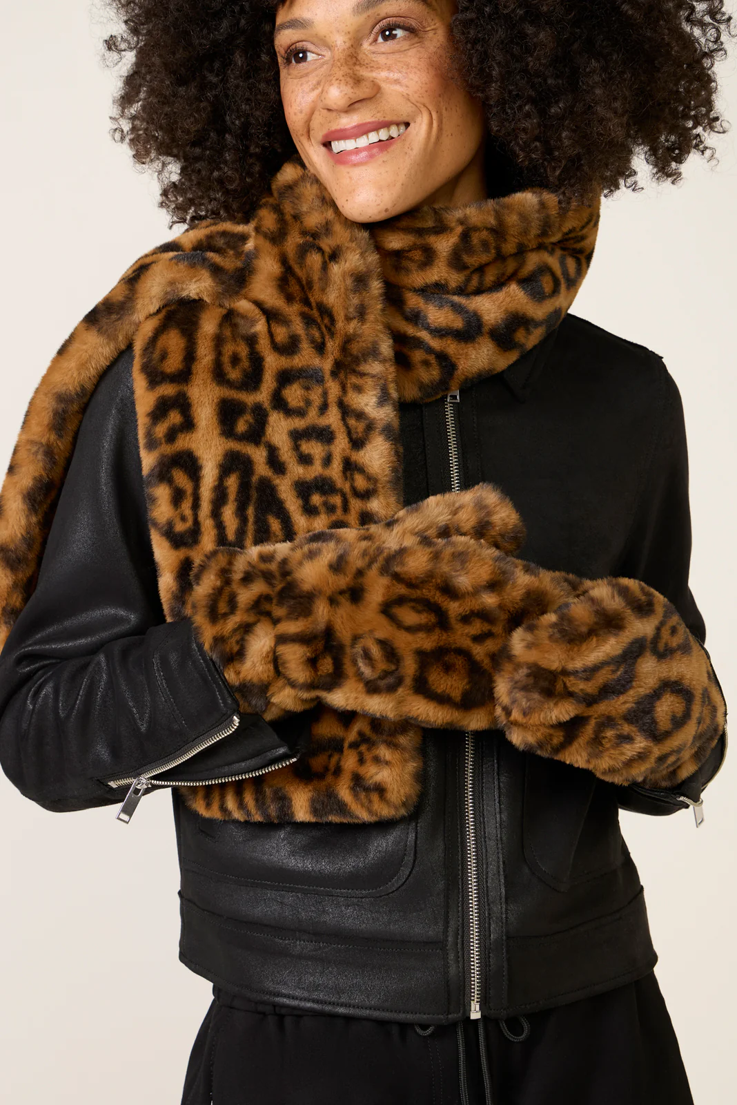 Kai Leopard Scarf - Image 2