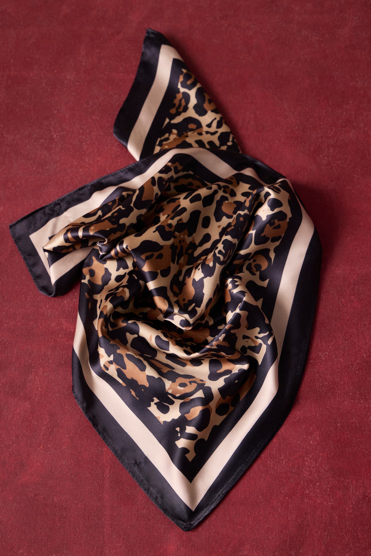 Portia Leopard Bandana - Image 3