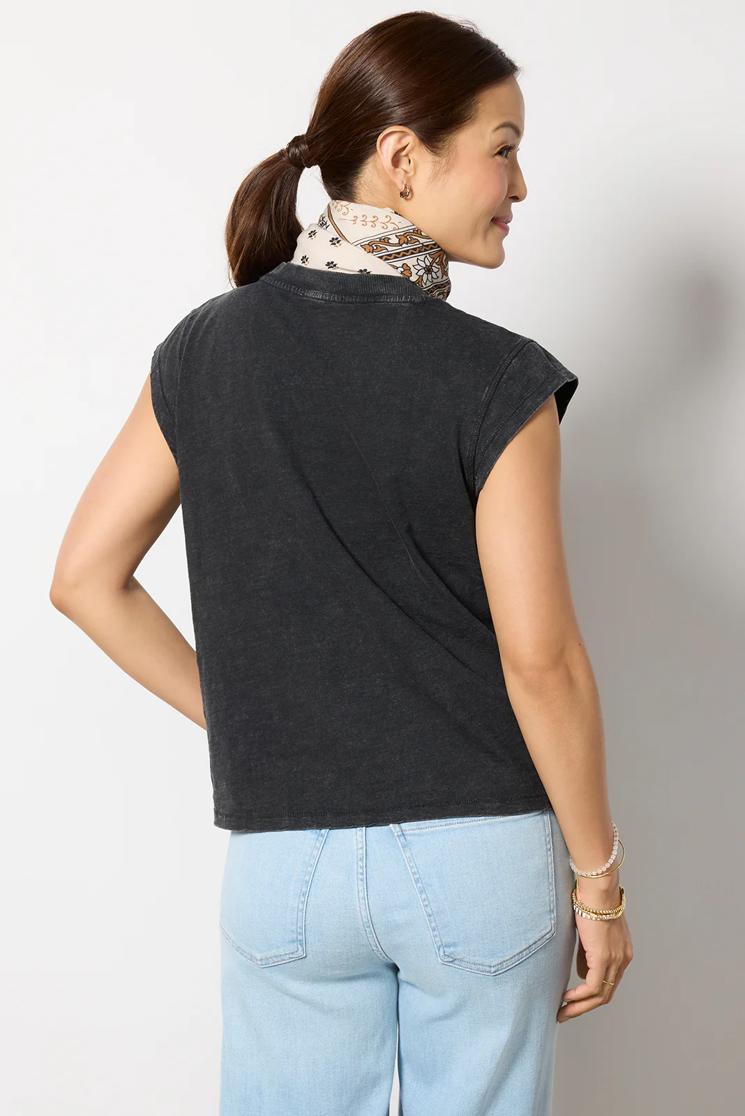 Teddy Washed V Neck Tee - Image 4